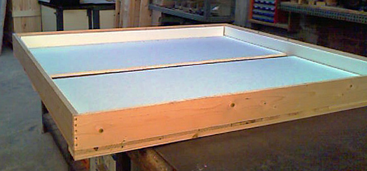 Wooden frame for paintings transport